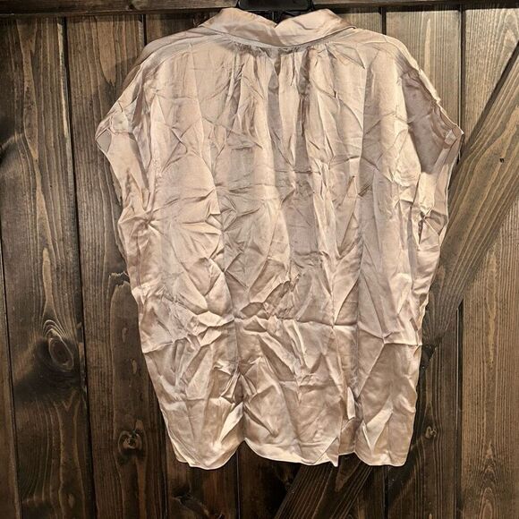 NWT  VINCE XL SILK BLOUSE BUTTON UP CAP SLEEVE COLLAR RUCHED- BACK - Picture 4 of 6